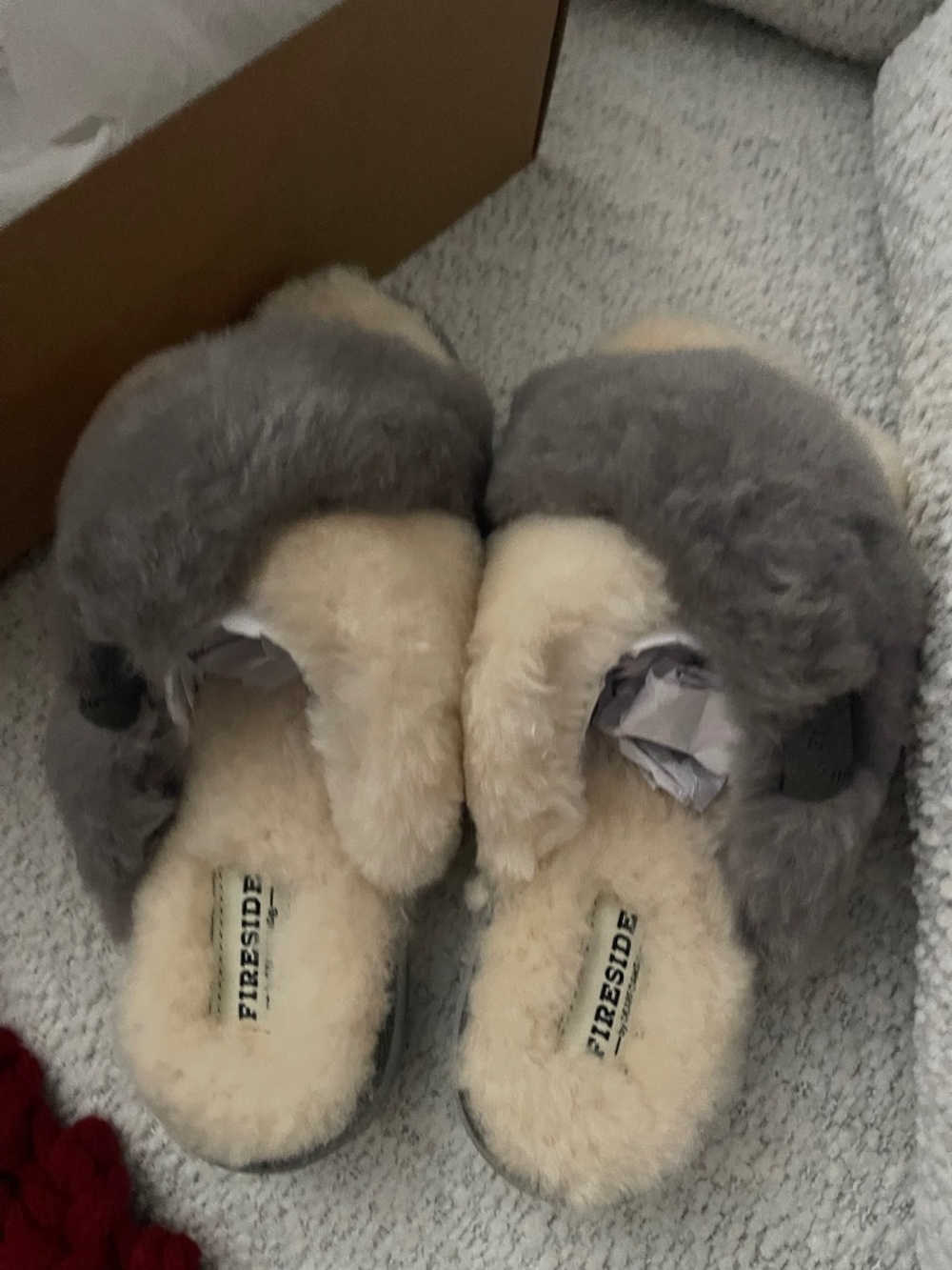 DearFoams Fireside Slippers